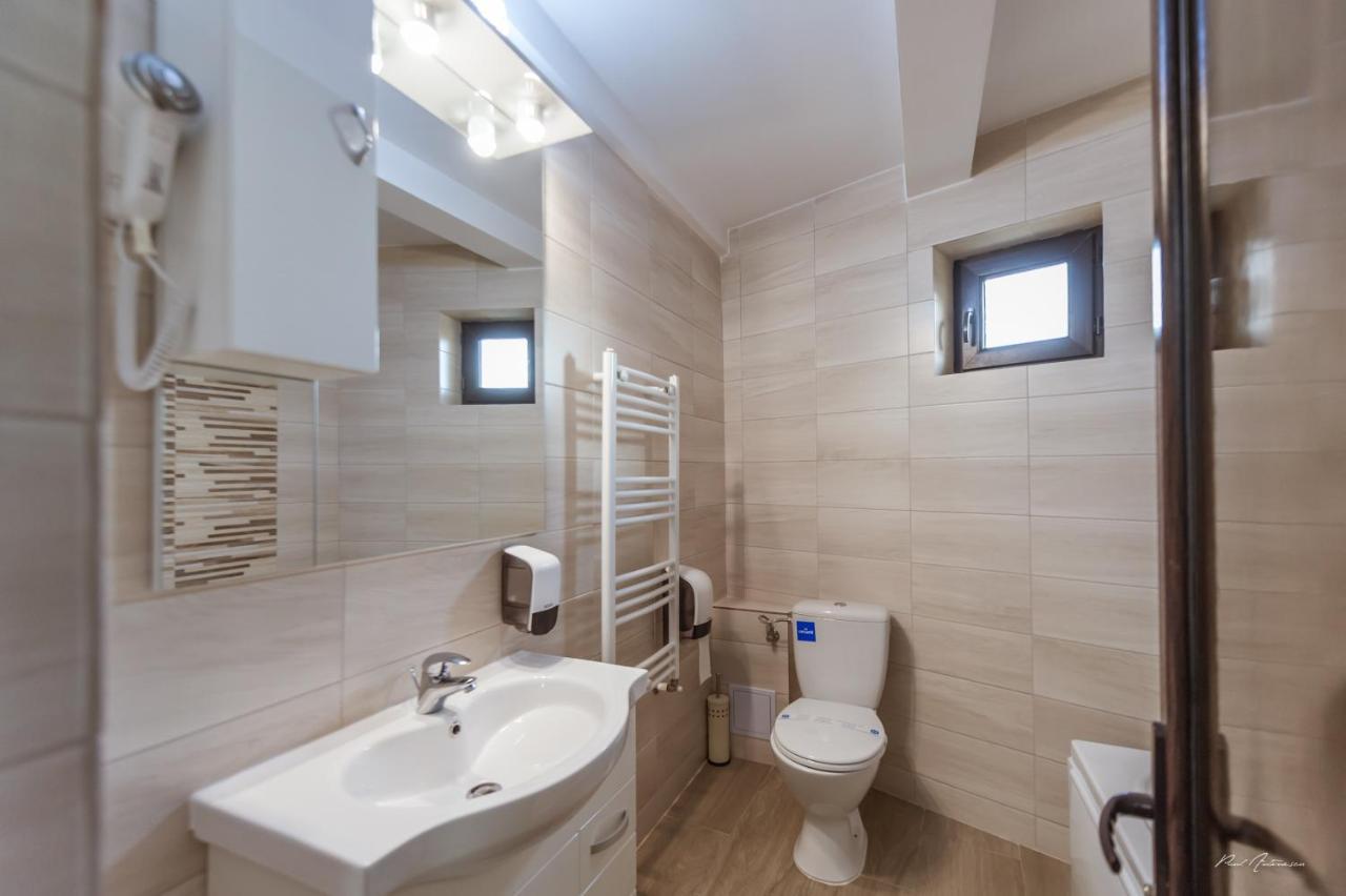 Luxury Desing Apartment Piteşti Buitenkant foto